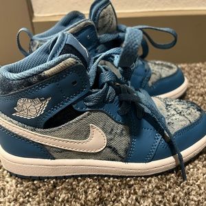 Jordan 1 Mid “Washed Denim” size 11C Excellent condition